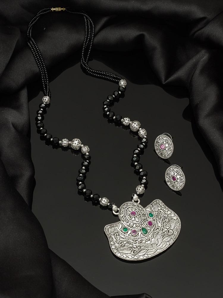 Oxidized Kundan Fan Shape Pendant Mangalsutra Set
