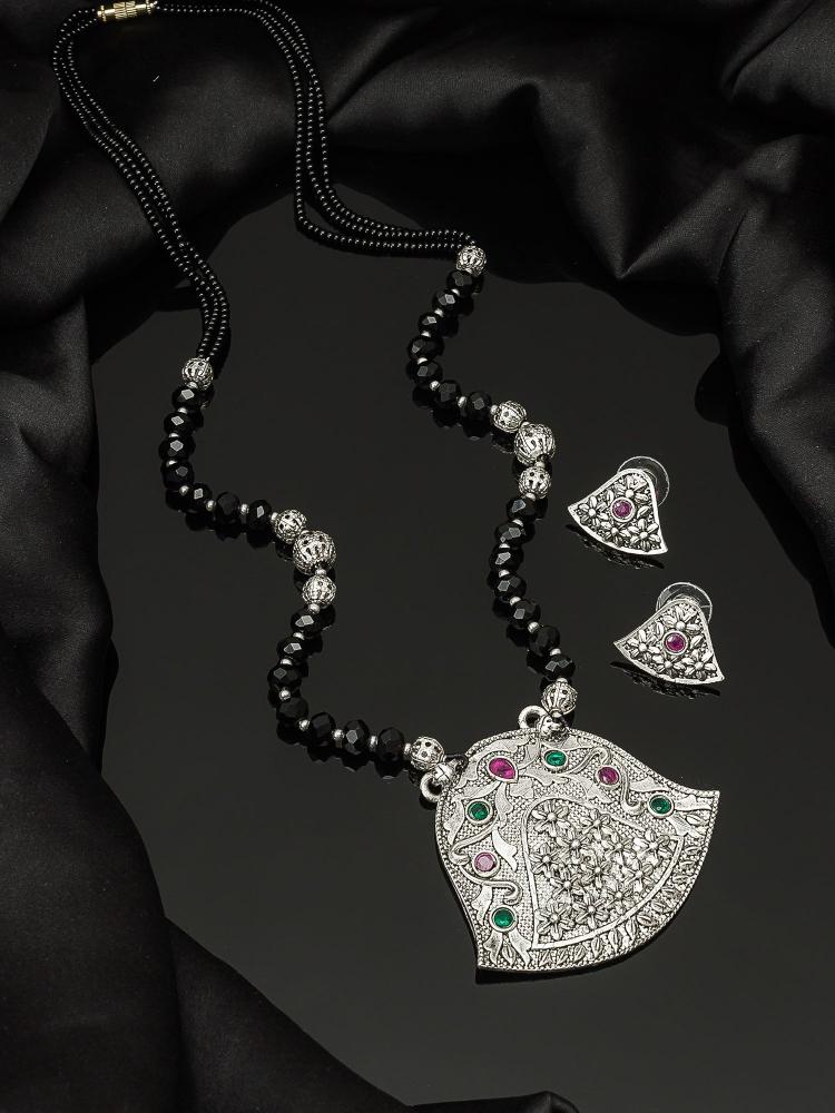 Oxidized Kundan Shield Shape Pendant Mangalsutra Set