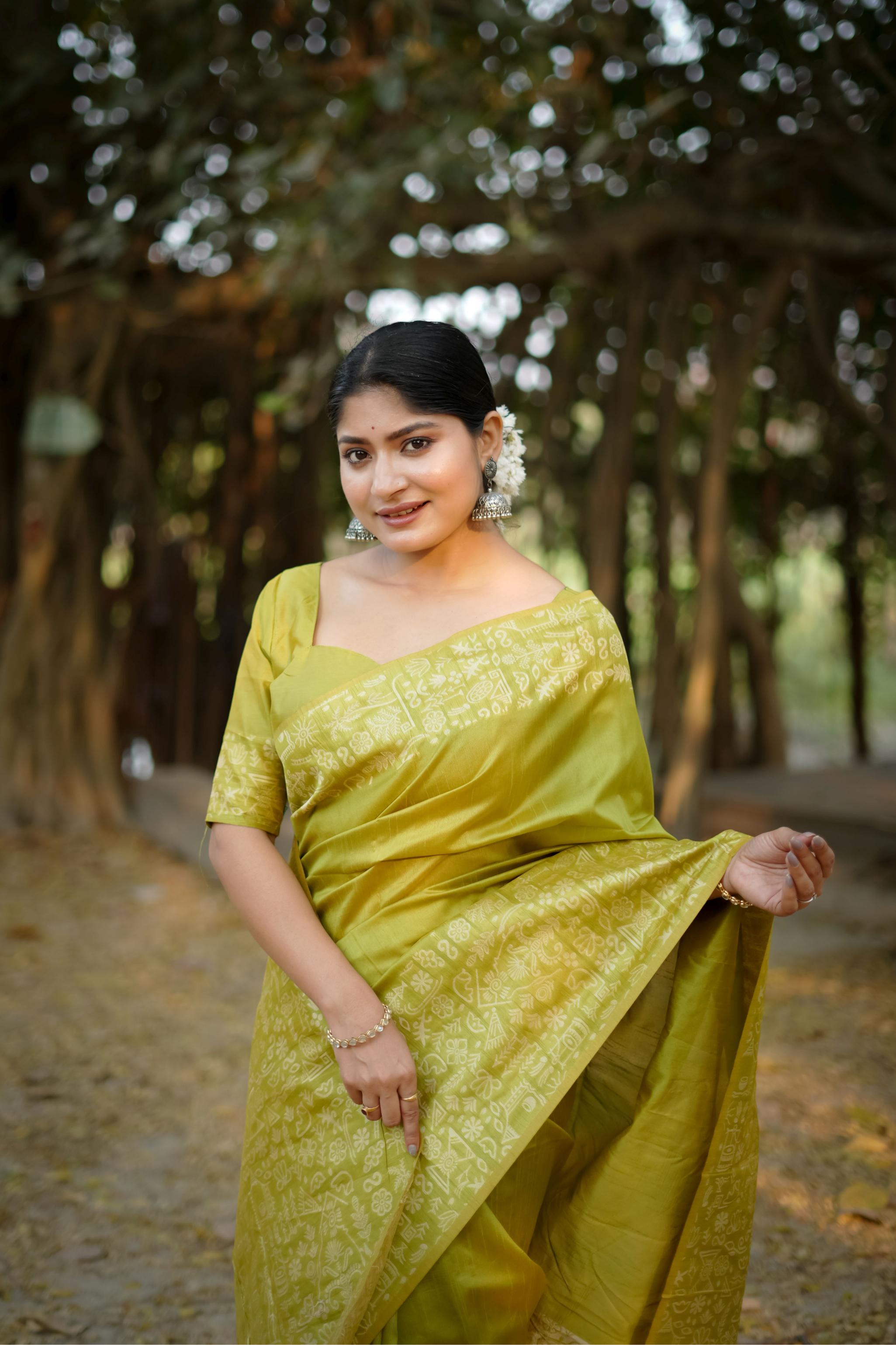 Parrot Green Handloom Raw Silk Saree — alternate view