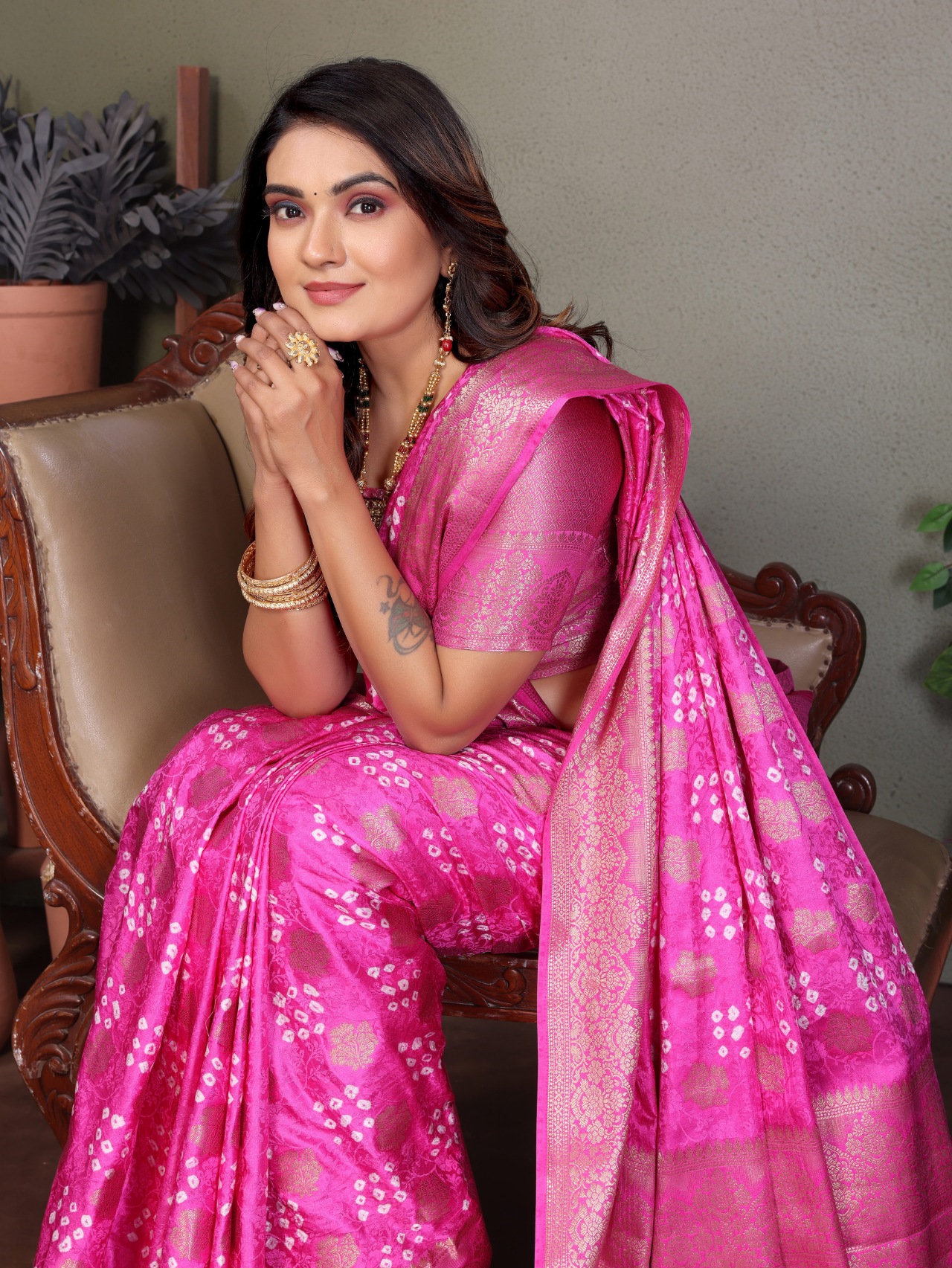Pink Bandhani Jacquard Work Satin Silk Saree