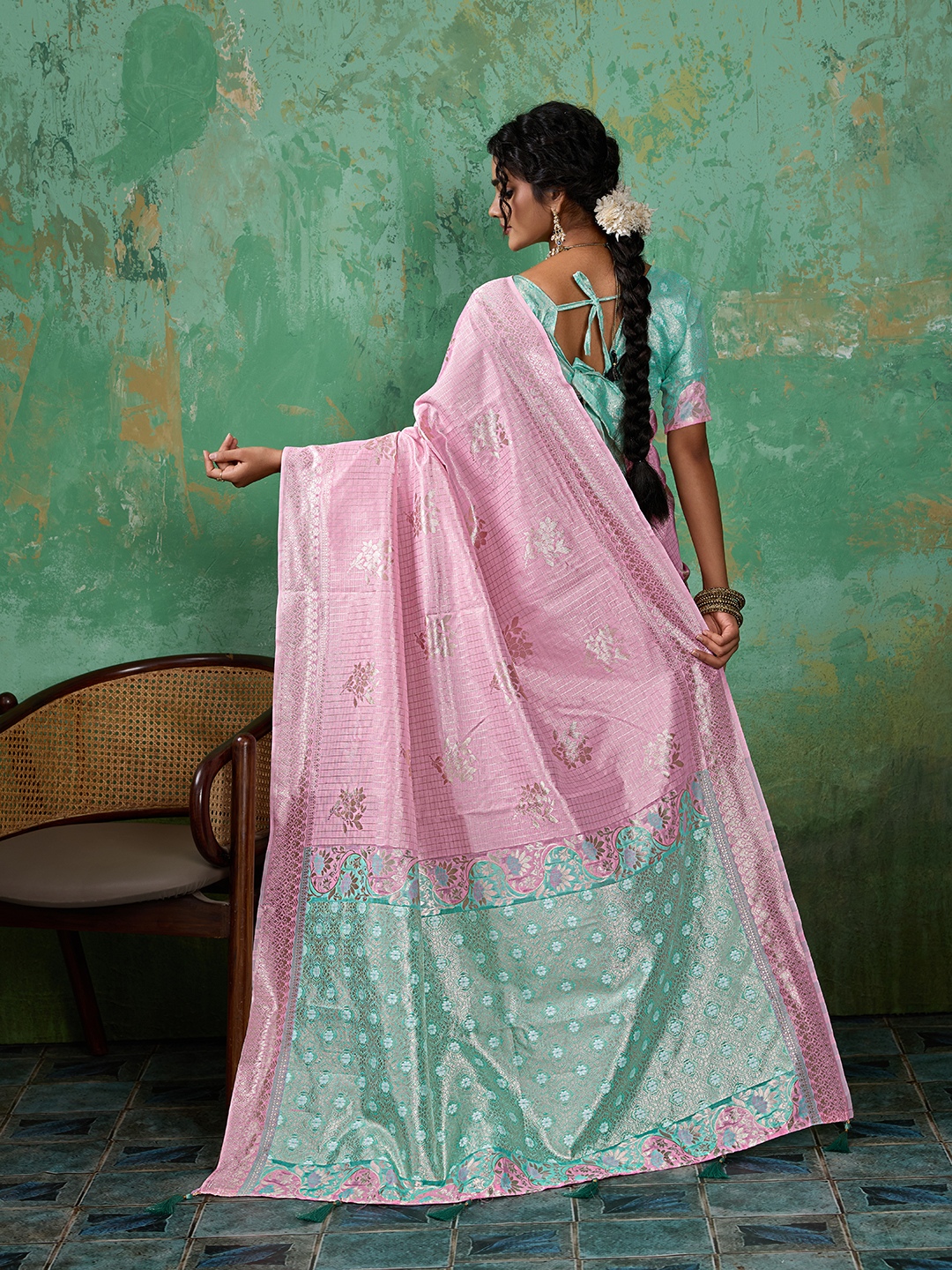 Pink Contrast Zari Linen Saree