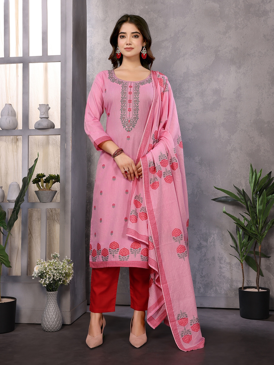 Pink Embroidery Cotton Straight Suit