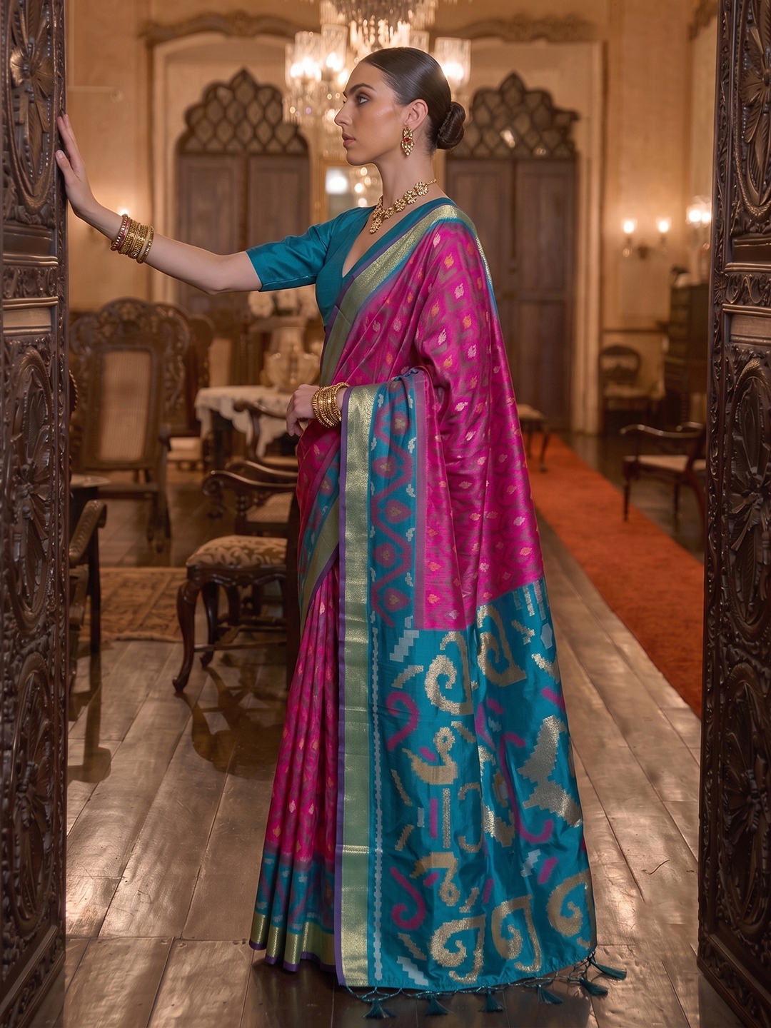 Pink Geometric Printed Work Soft Silk Saree