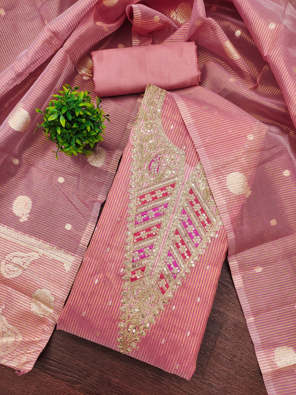 Pink Jacquard Kasha Salwar Suit