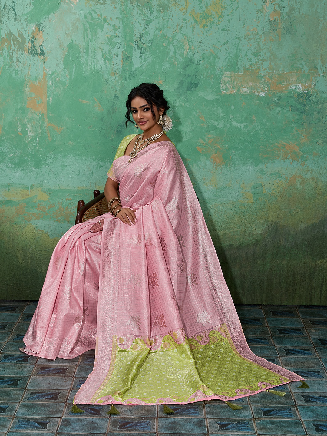Pink Woven Zari Linen Saree