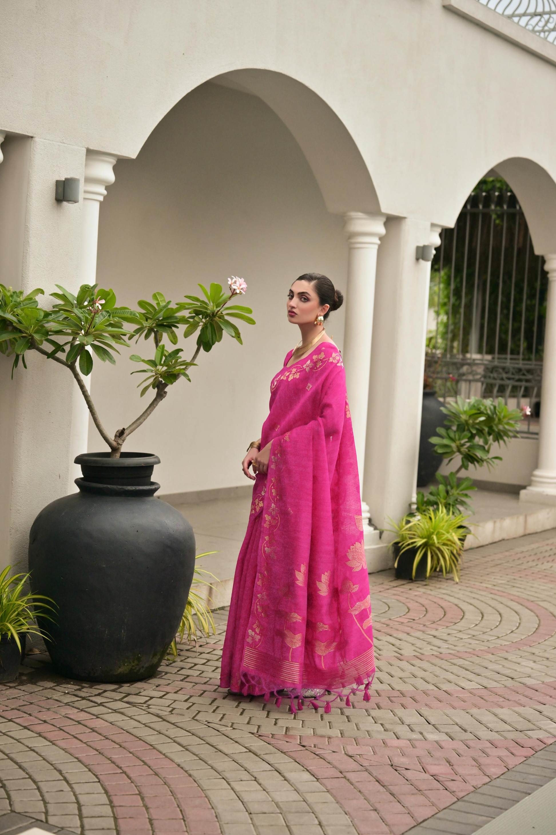 Pink Zari Woven Jute Linen Silk Saree