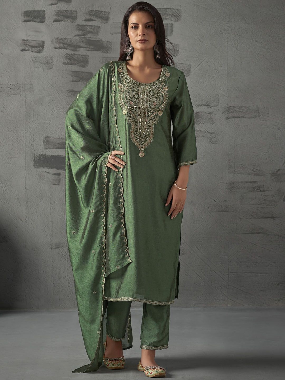 Pisra Heritage Embroidered Vichitra Silk Salwar Suit