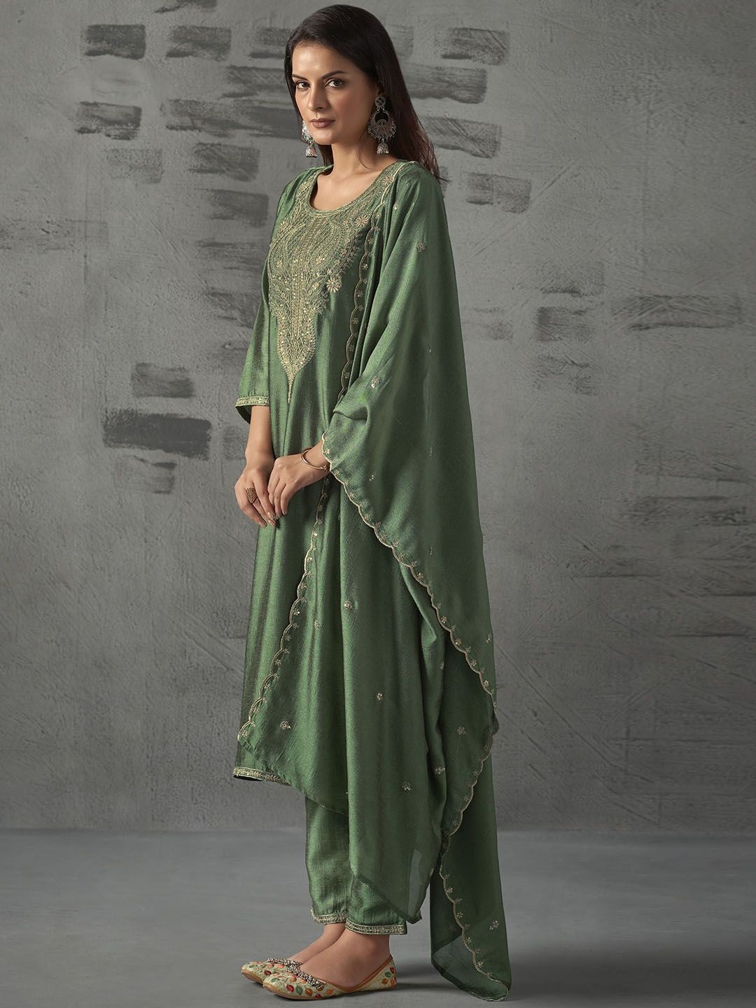 Pisra Heritage Embroidered Vichitra Silk Salwar Suit