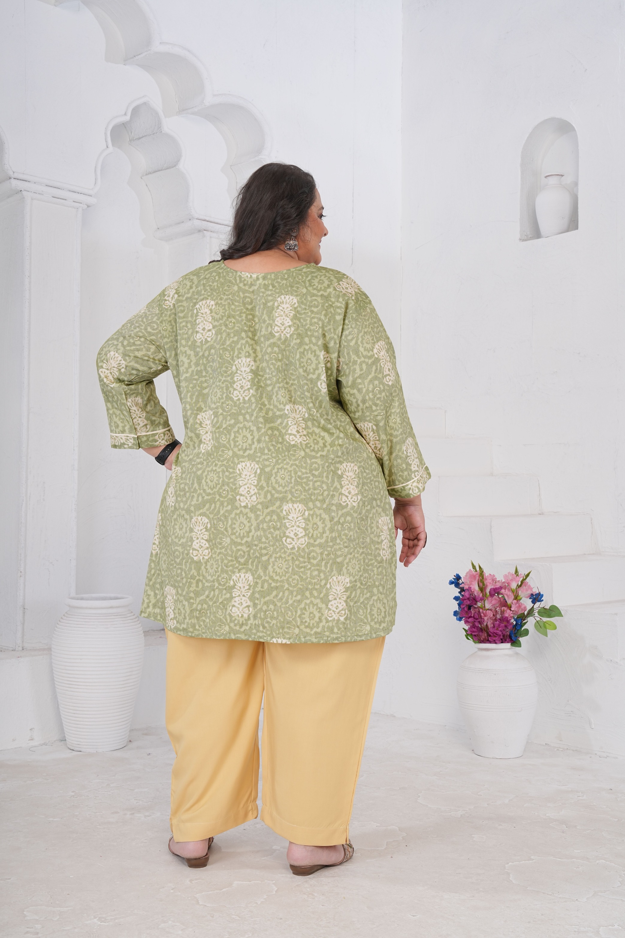 Pista Buti Printed Rayon Slub Kurti — alternate view