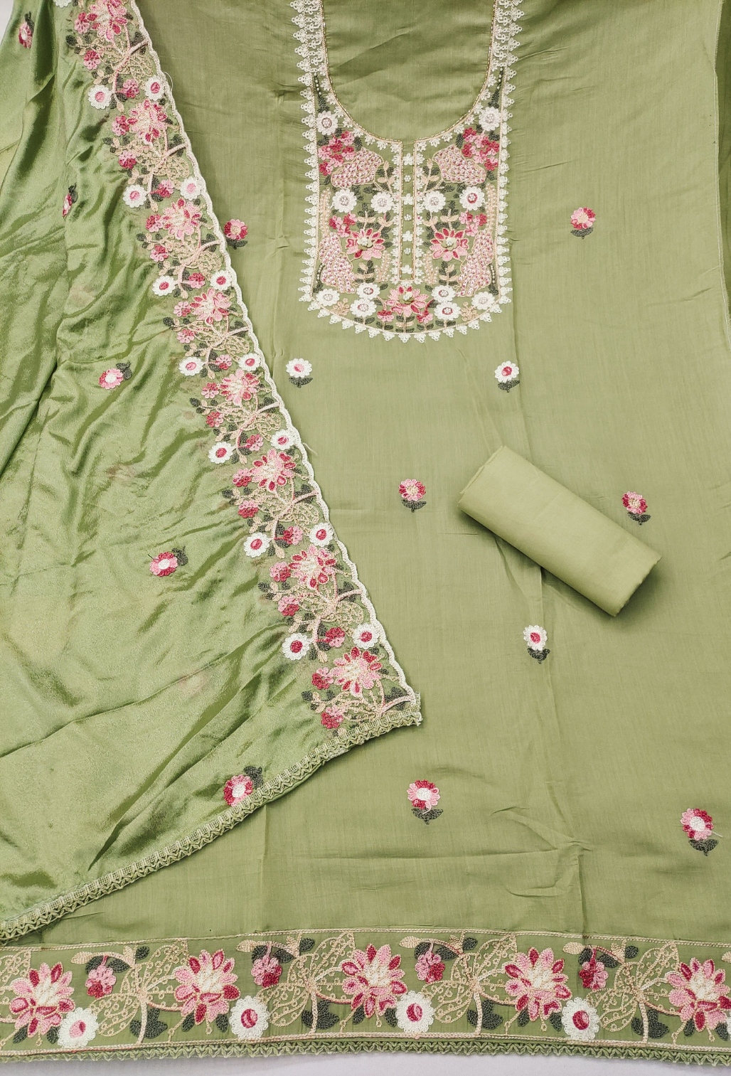 Pista Floral Embroidered Cotton Straight Suit