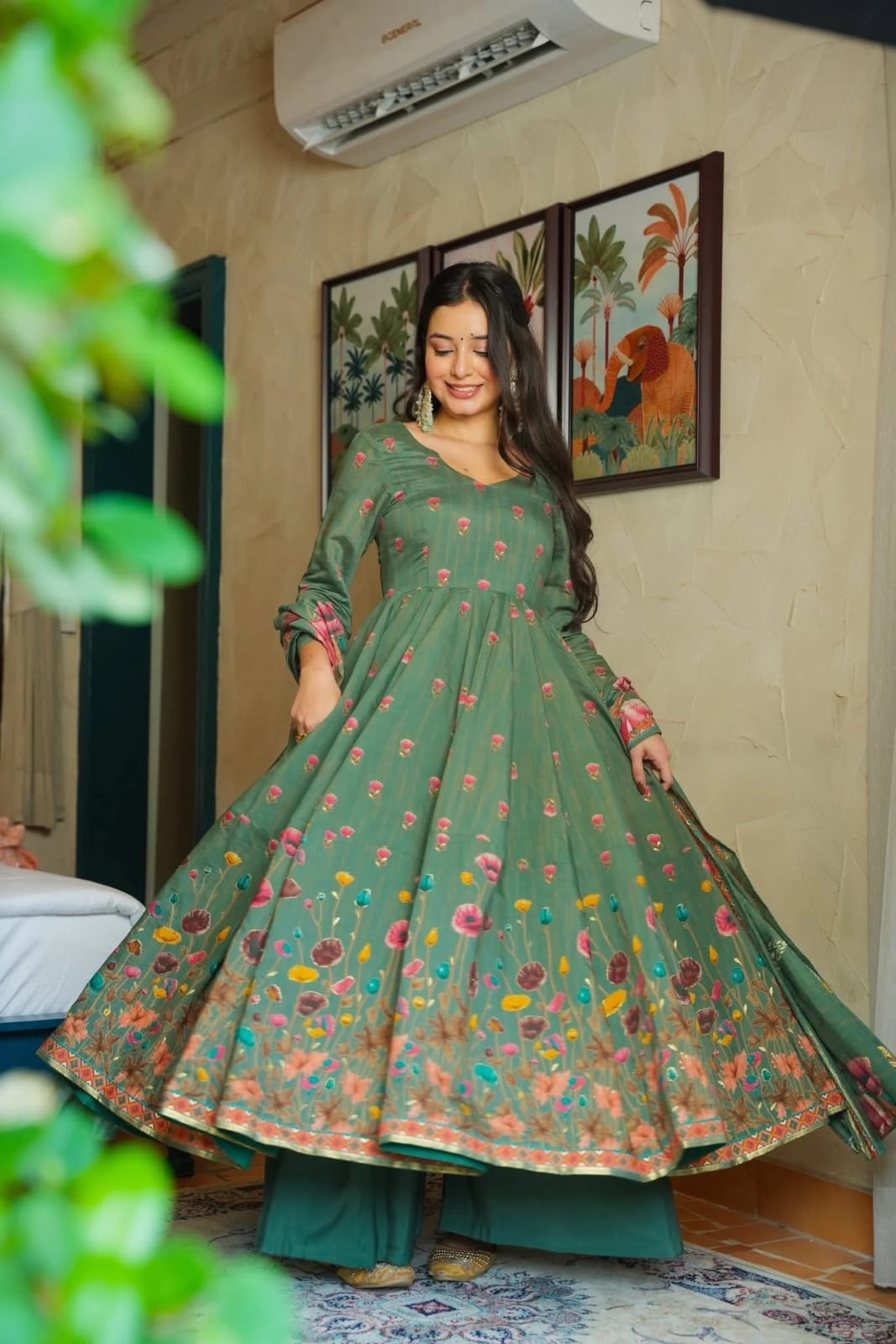 Pista Printed Muslin Straight Salwar Suit