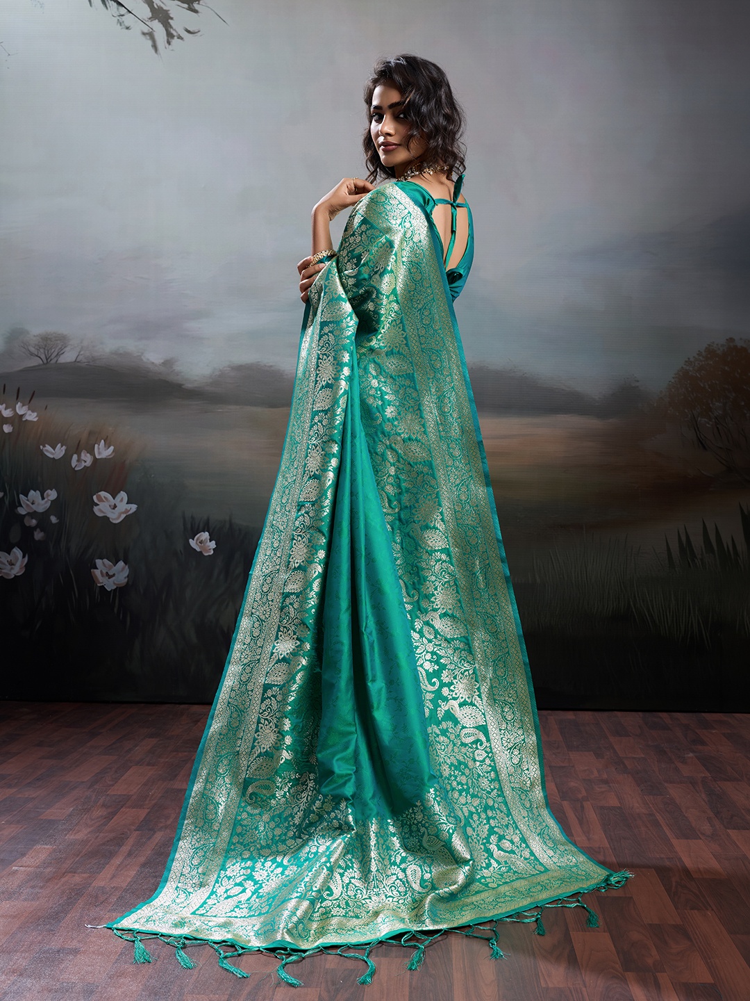 Rama Graceful Designer Silk Saree — alternate view