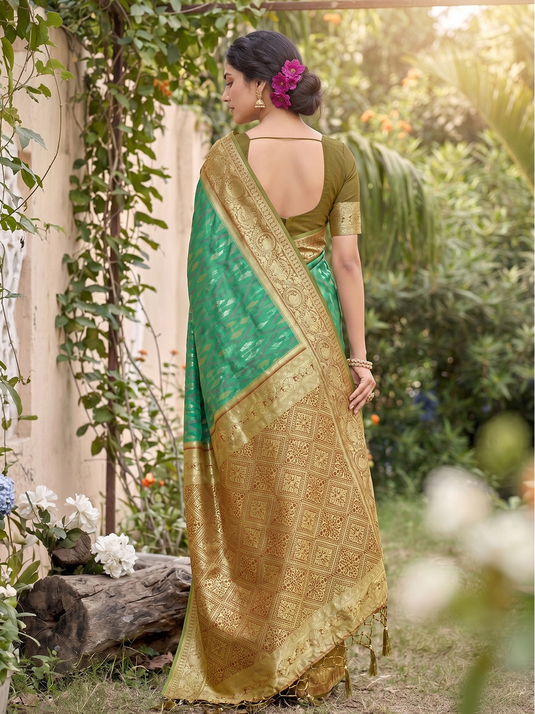 Rama Green Motif Woven Soft Silk Saree — alternate view