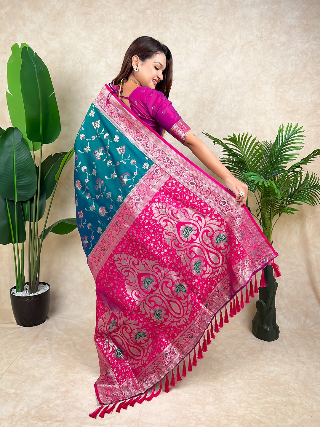 Rama Green Woven Zari Banarasi Silk Saree — alternate view