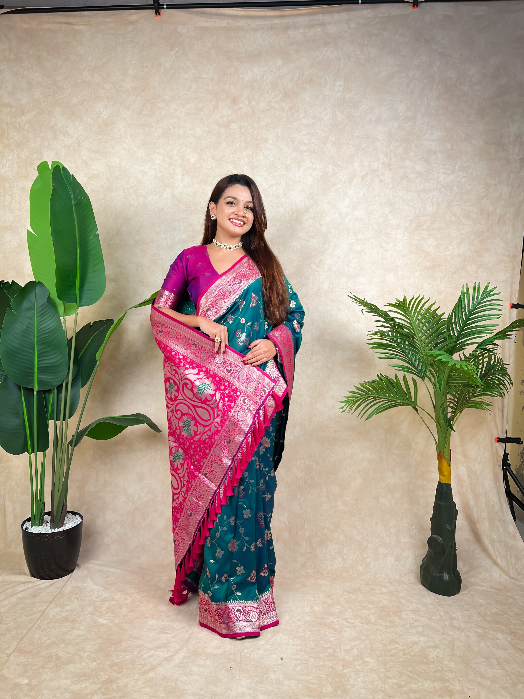 Rama Green Woven Zari Banarasi Silk Saree