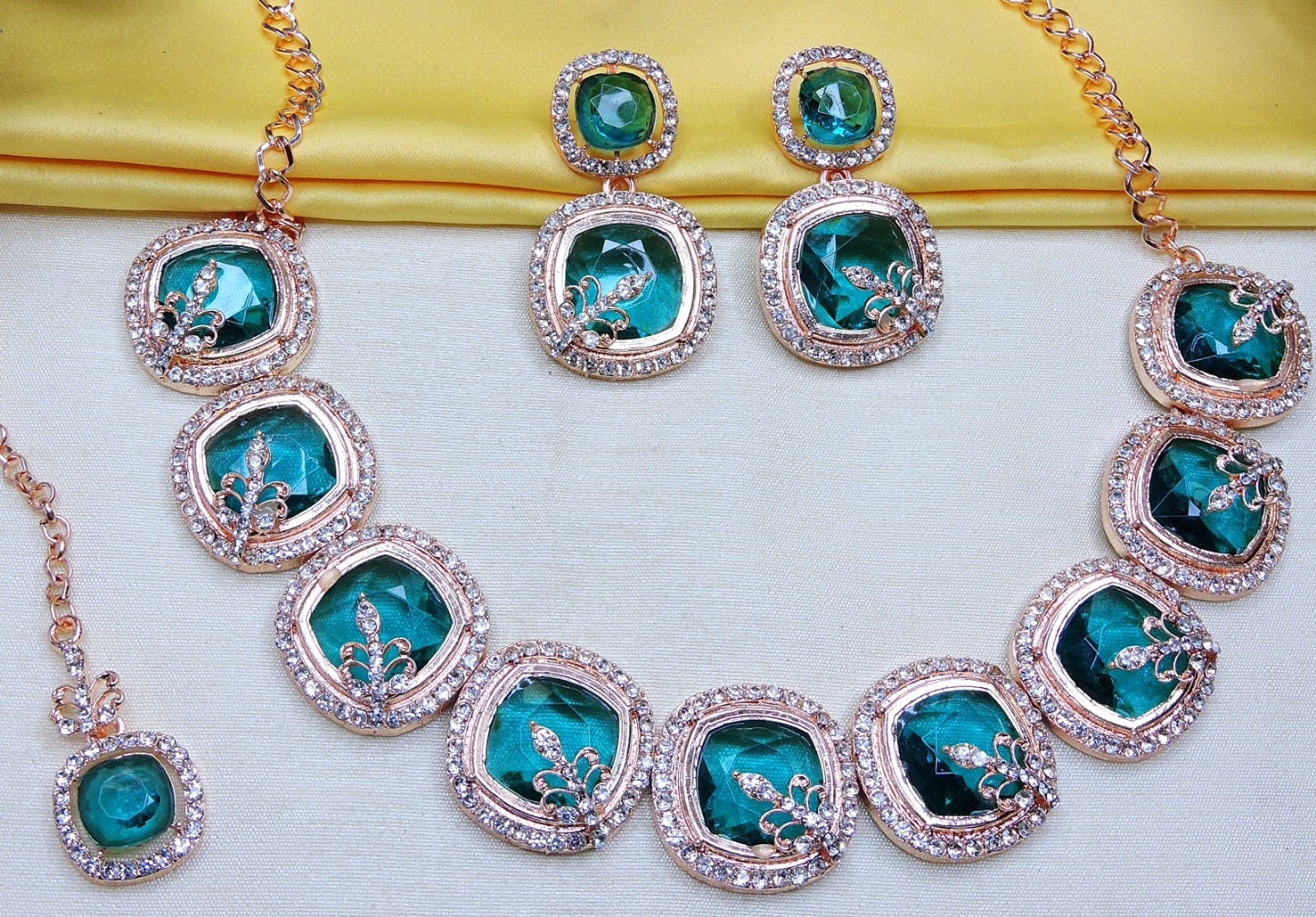 Sea Green Alloy Choker Necklace Set