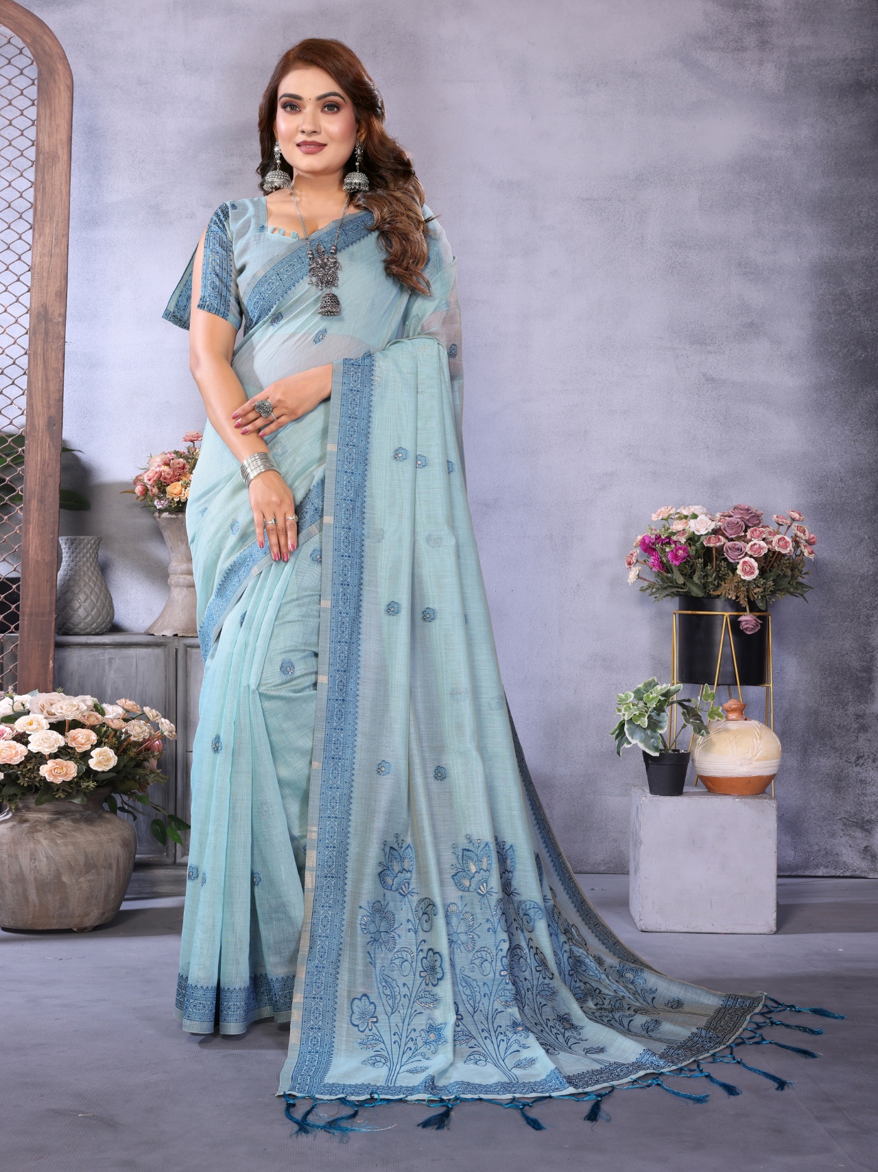 Sea Green Floral Jacquard Spun Cotton Saree