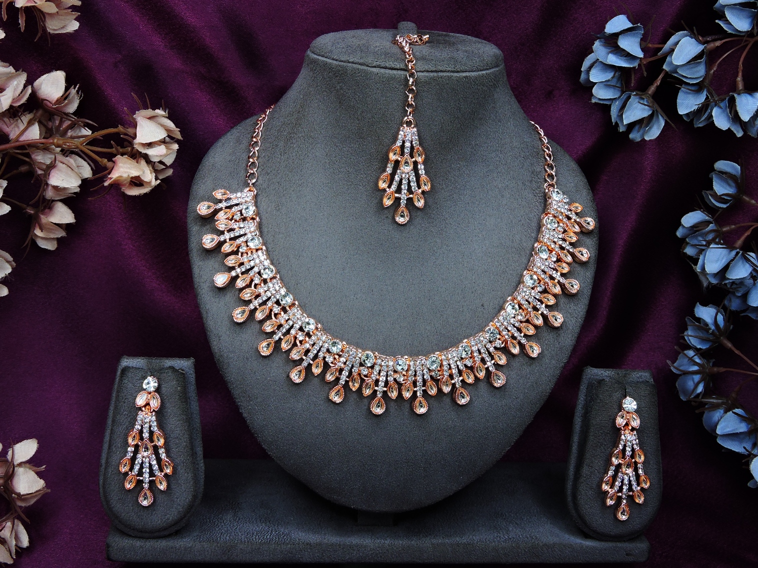 White Alloy Necklace Set — alternate view