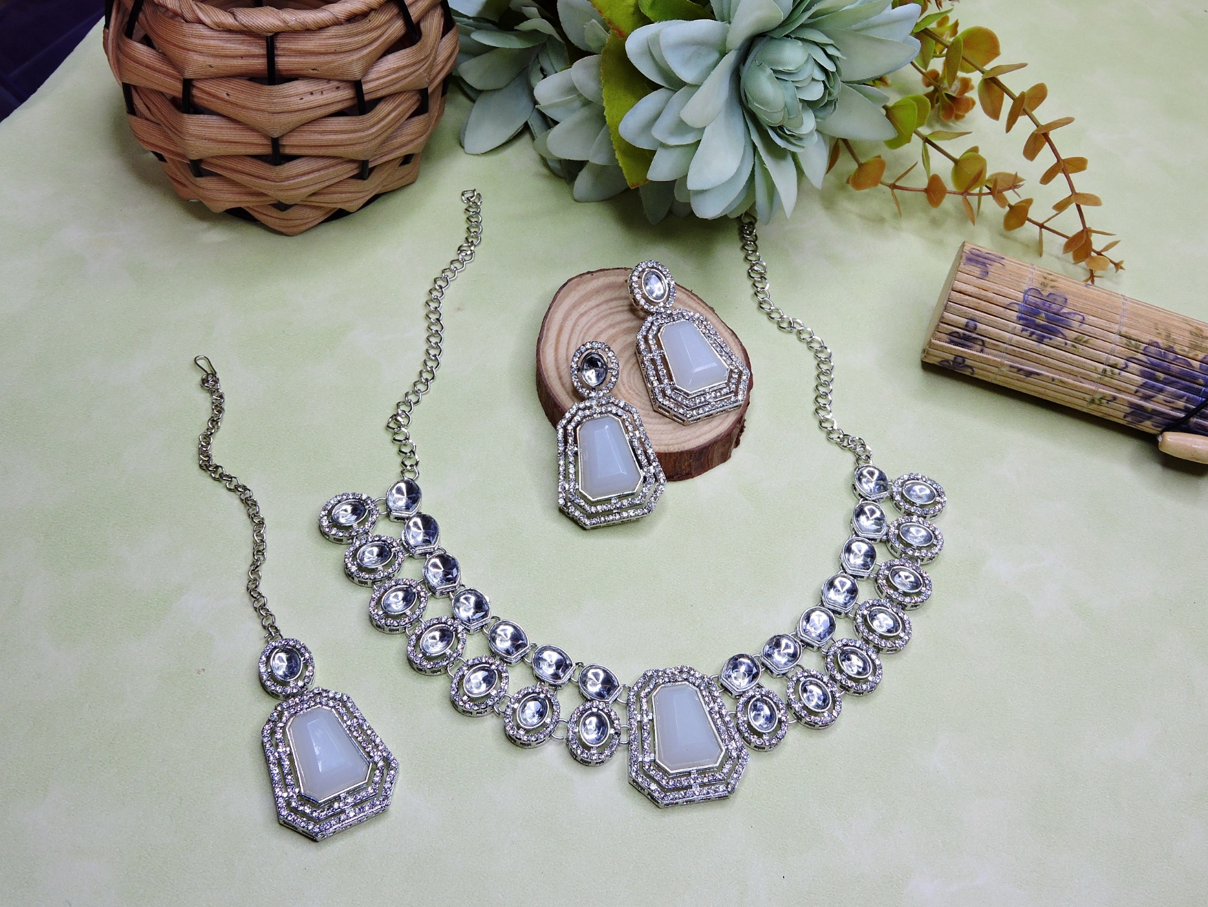 White Cascade Stone Alloy Evening Necklace