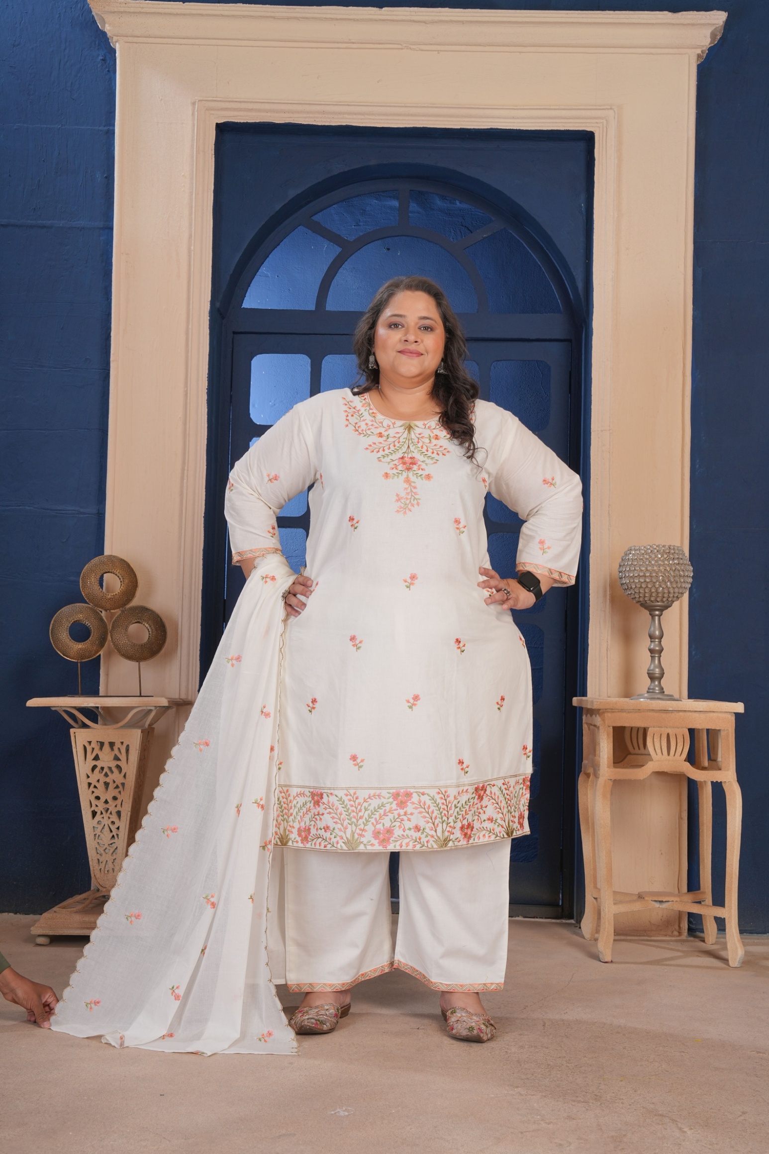 White Cotton Floral Threadwork Straight Kurta Set