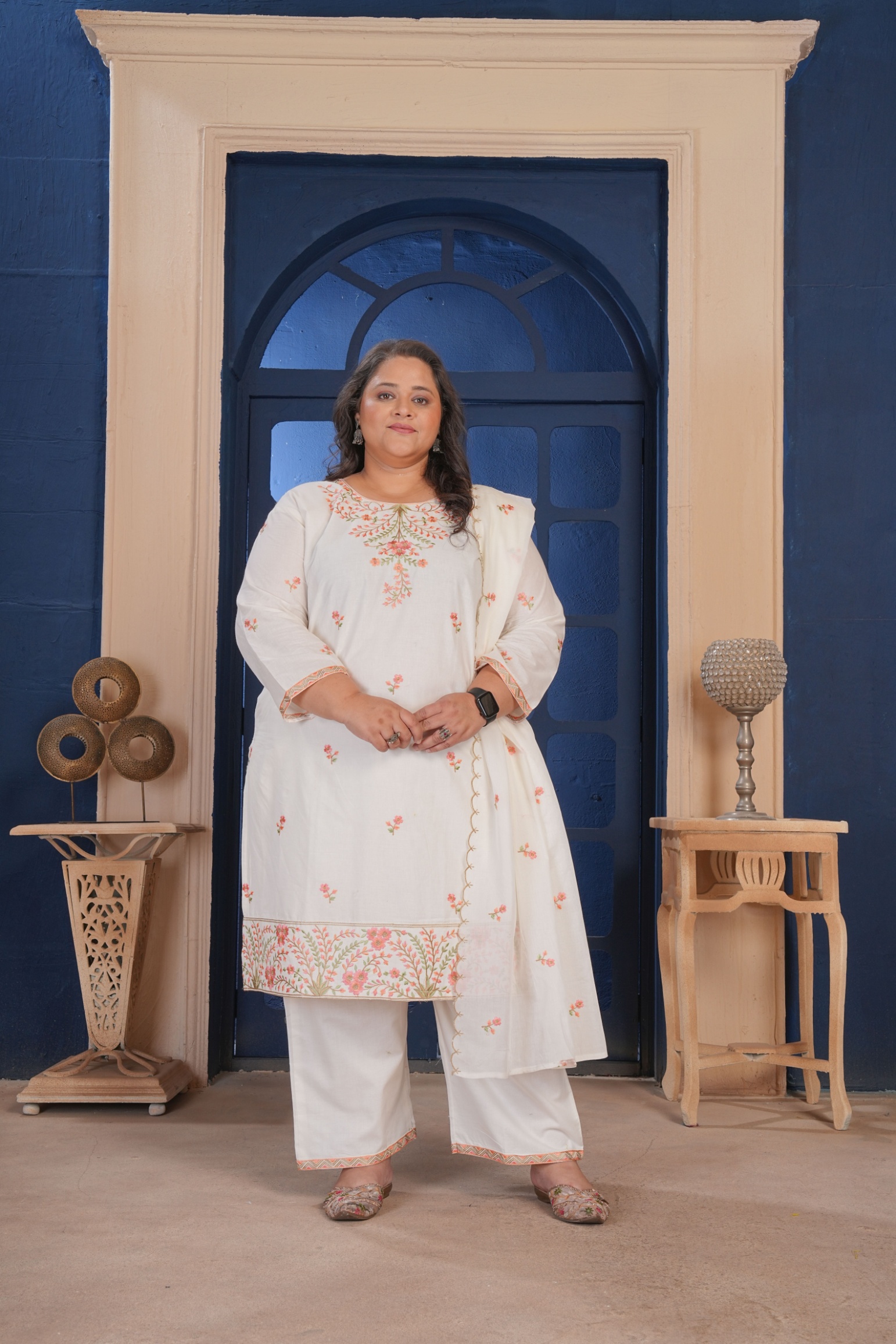 White Cotton Floral Threadwork Straight Kurta Set