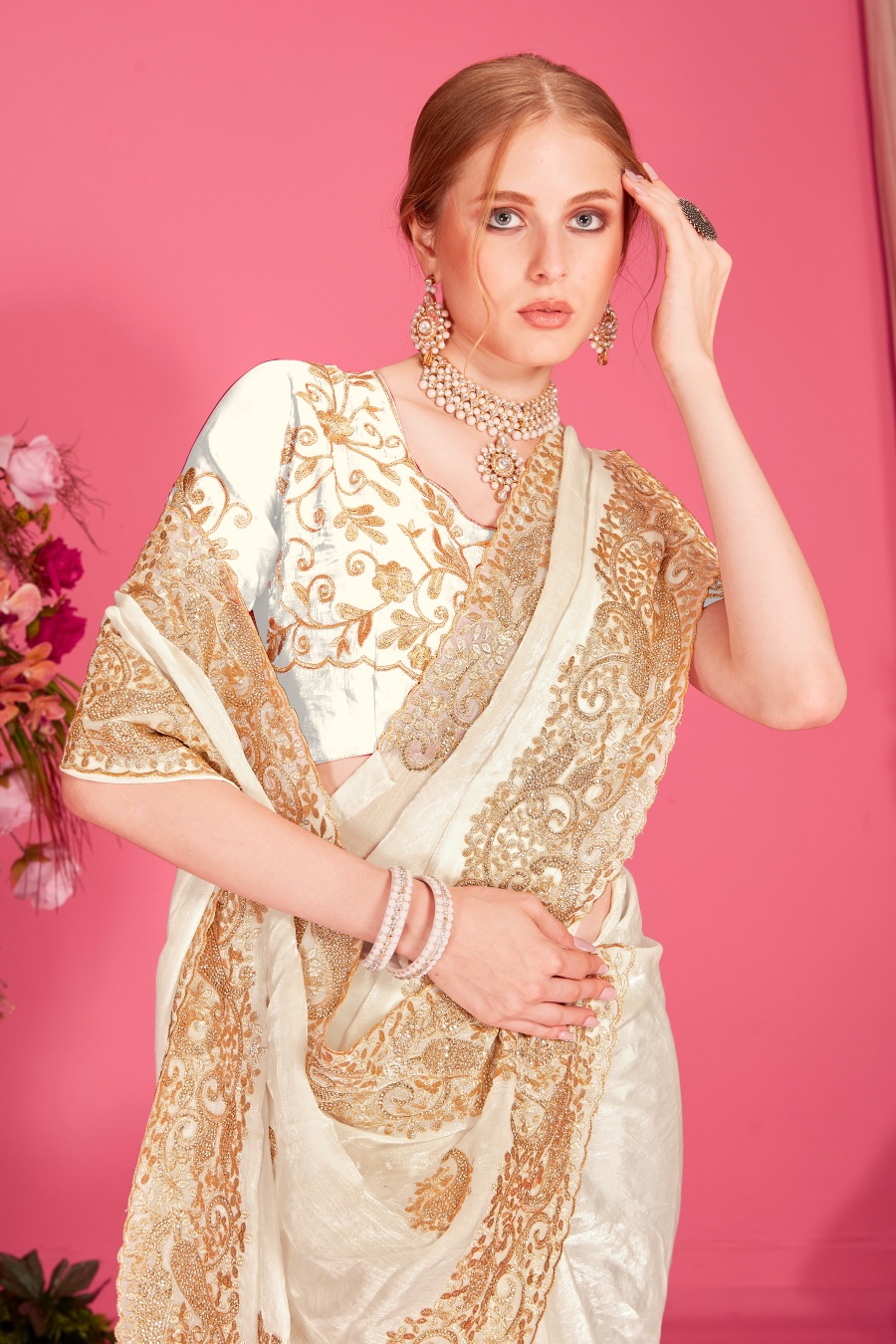 White Fendy Two Tone Silk Heavy Zari Embroidery Zircon Work Traditional Saree — alternate view
