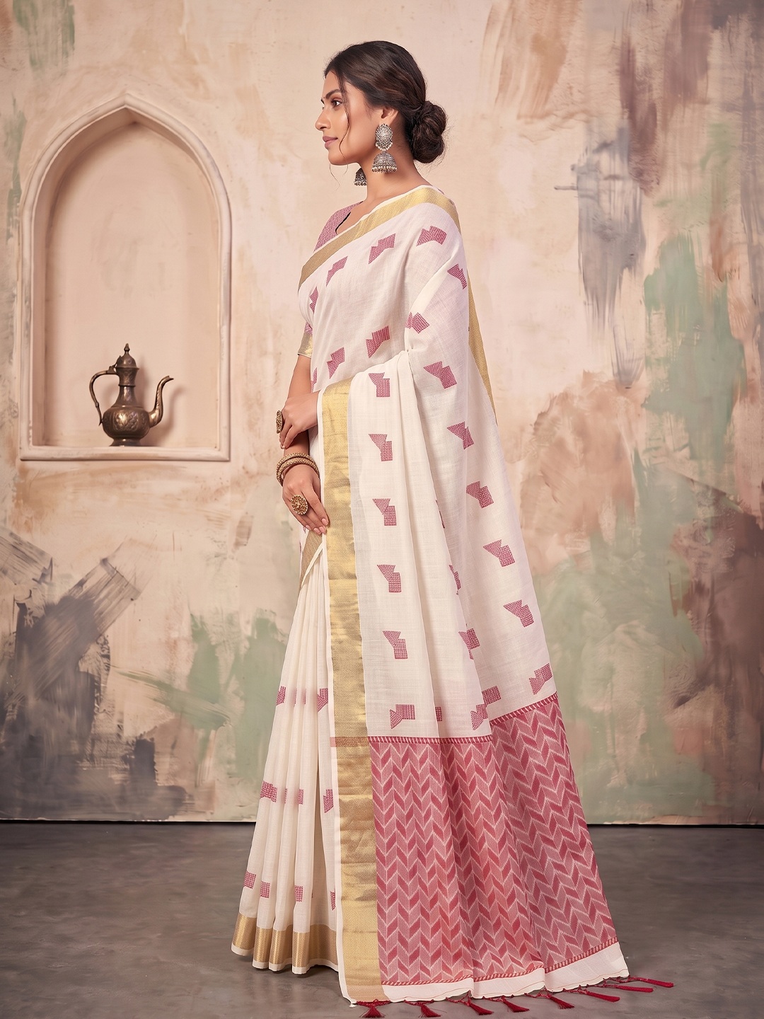 White Geometric Woven Linen Saree
