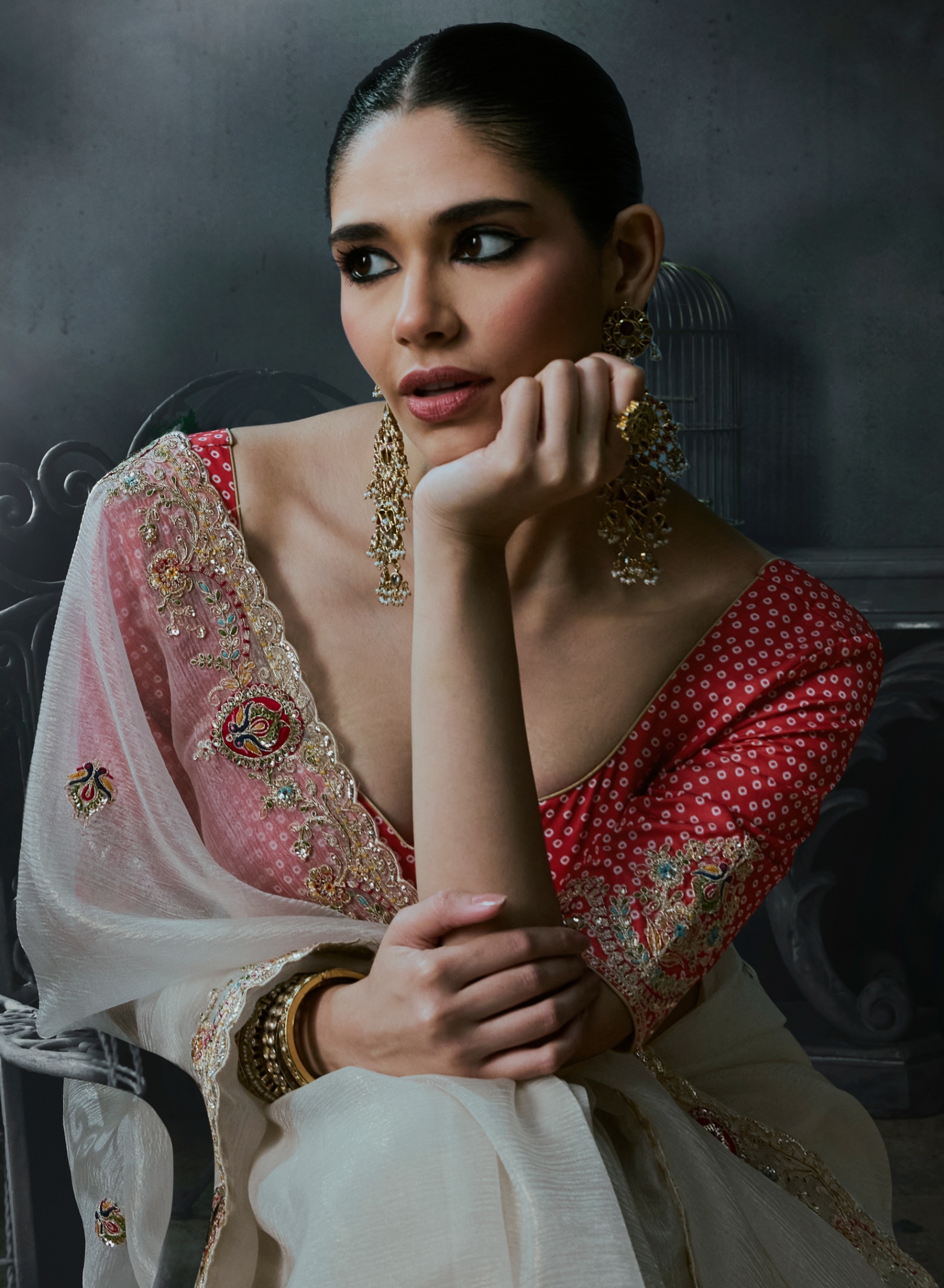 White Heavy Thread Embroidery Tissue Silk Saree