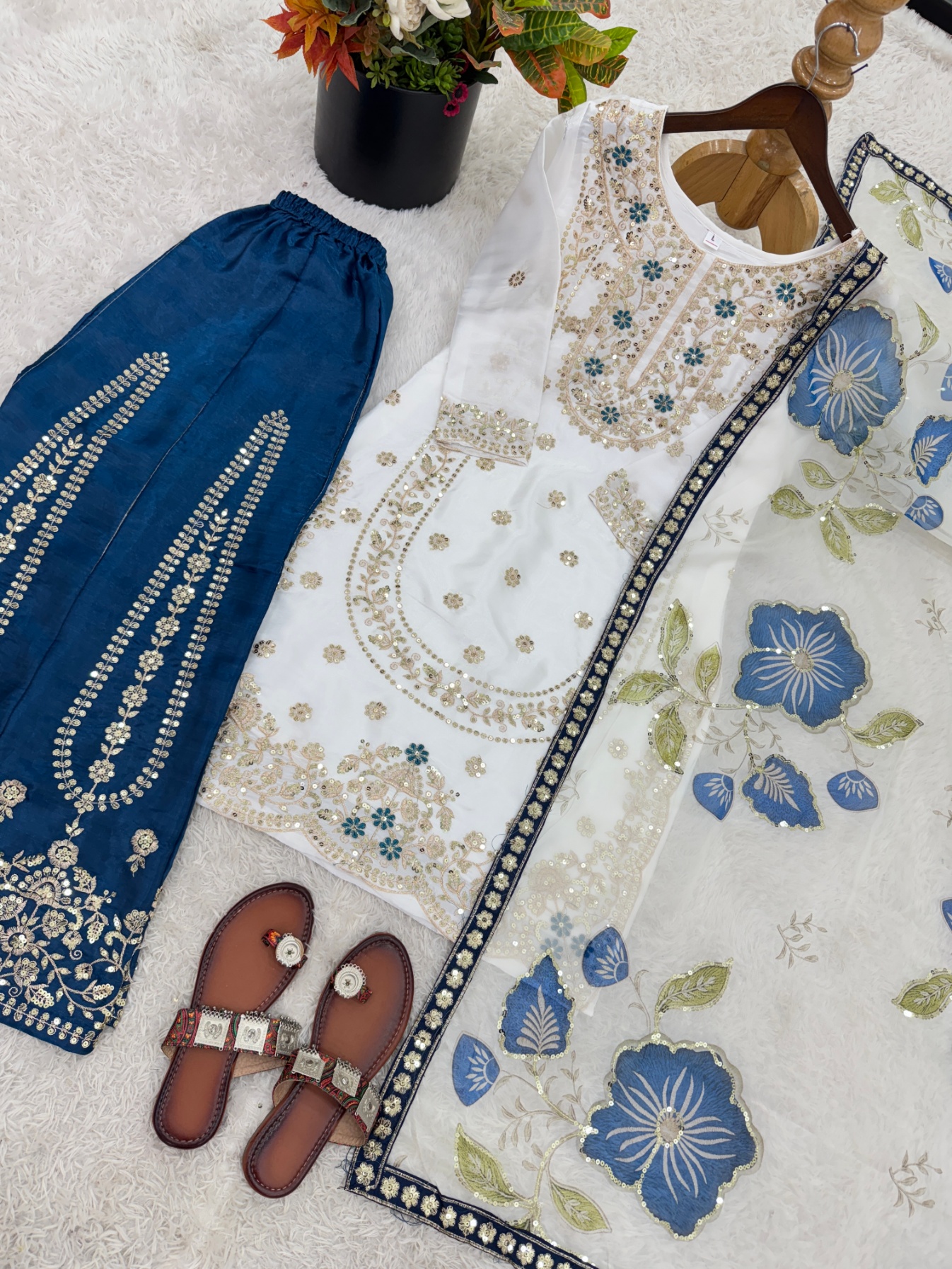 White Heritage Motif Pure Gmy Silk Sharara Suit