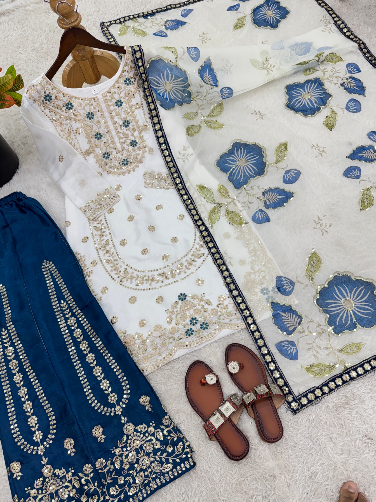 White Heritage Motif Pure Gmy Silk Sharara Suit