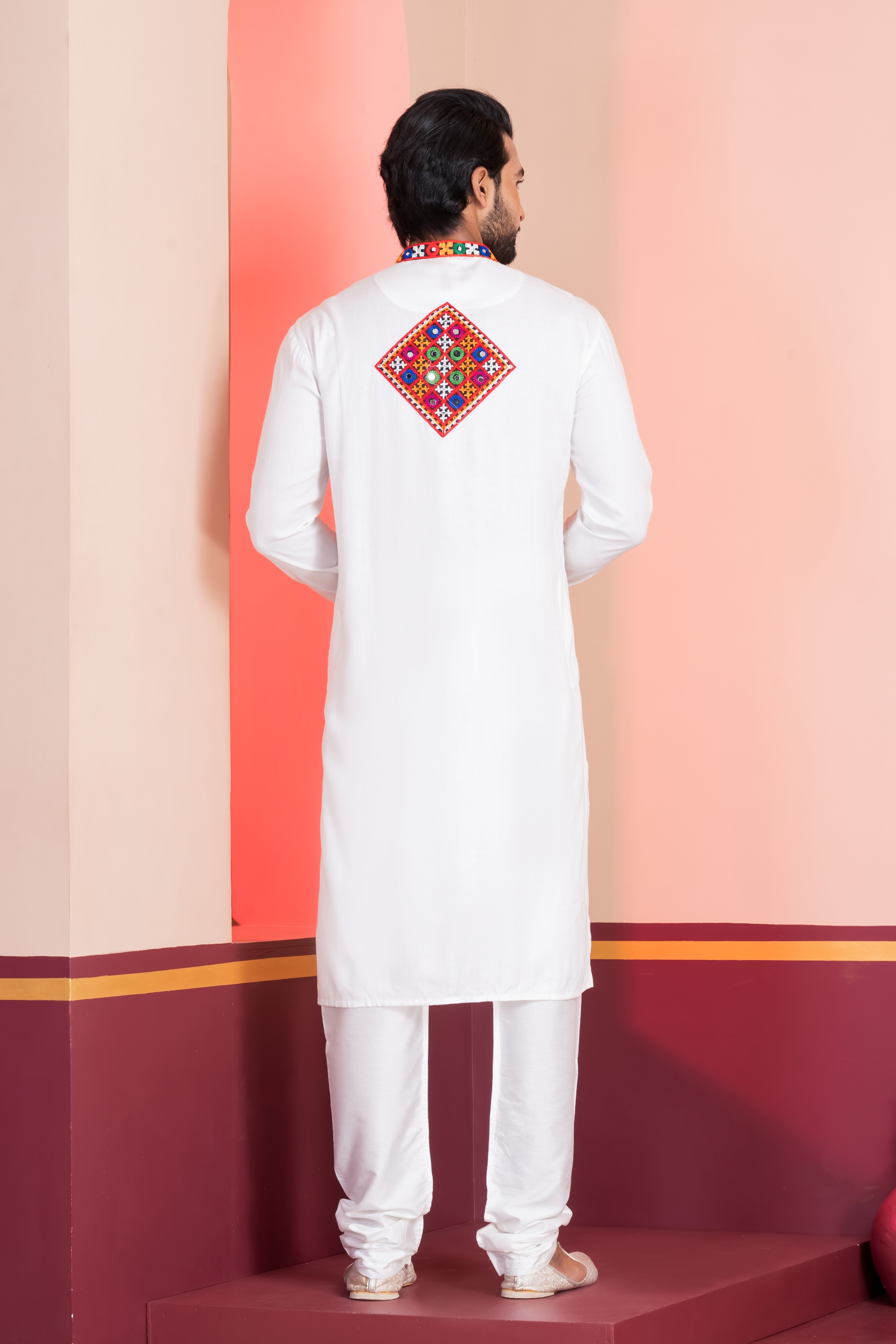 White Solid Embroidered Kurta Pyjama — alternate view