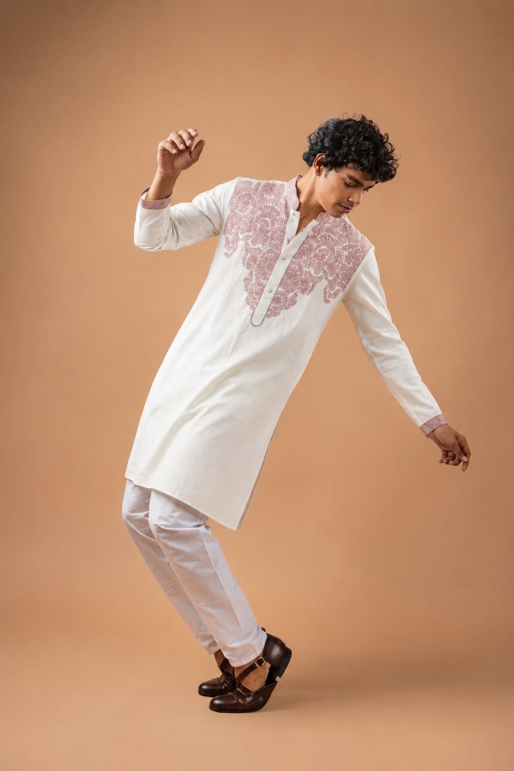 White Viscose Silk Paisley Kurta Pyjama