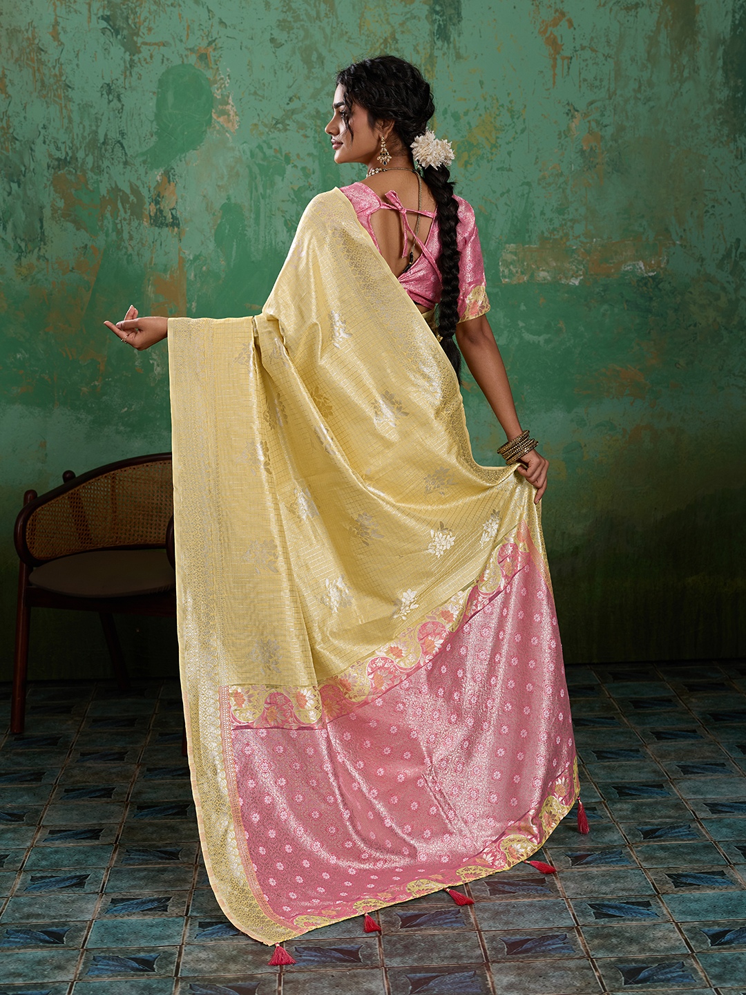 Yellow Woven Zari Linen Saree — alternate view